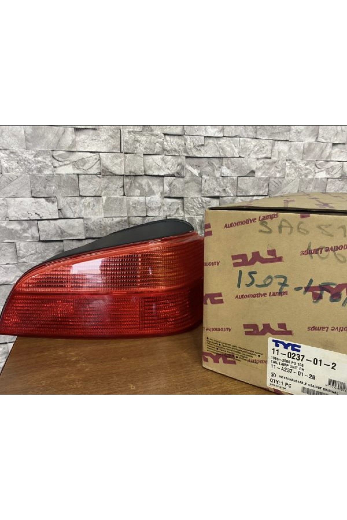Peugeot 106 Sağ Arka Stop Lamba 6351.G6